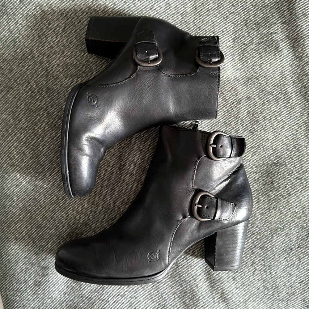 Born Black Leather Boots with Heels zipper and buckles for show